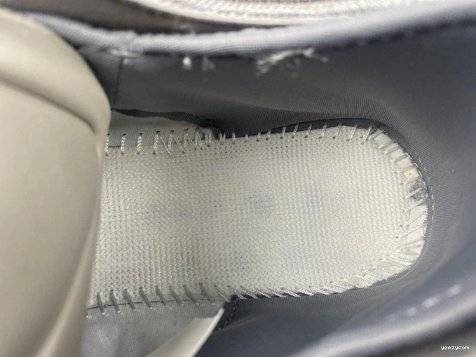 400 ADIDAS H68033 YEEZY 1031